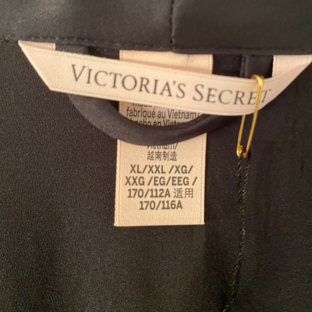 Victoria's Secret Fashion Show Robe set - Picture 5 of 14